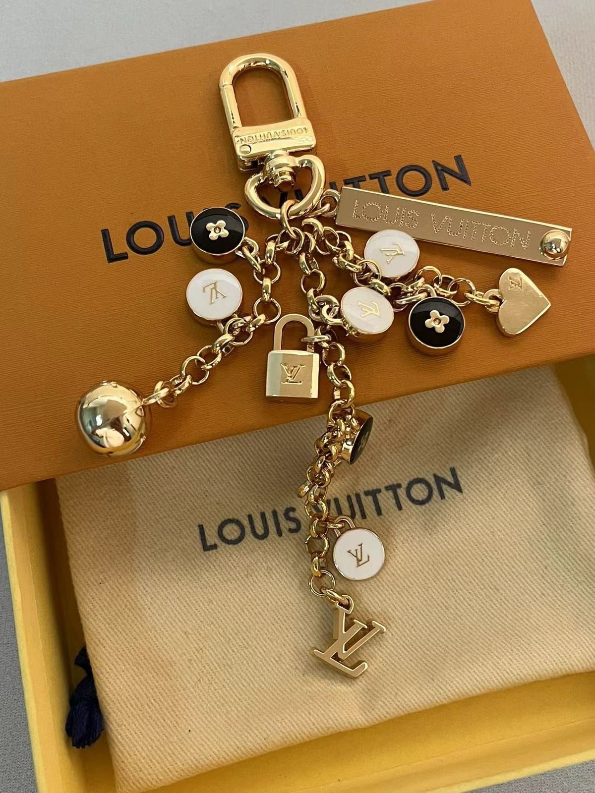 Louis Vuitton Key chain LV New collection - Image 2 of 2